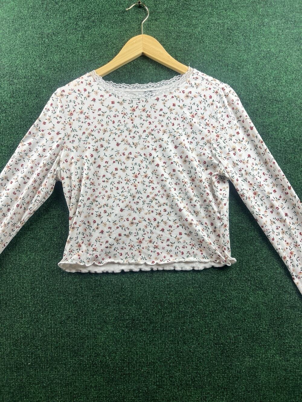 SHEIN Women's Large Floral Knit Long Sleeve Crop Top